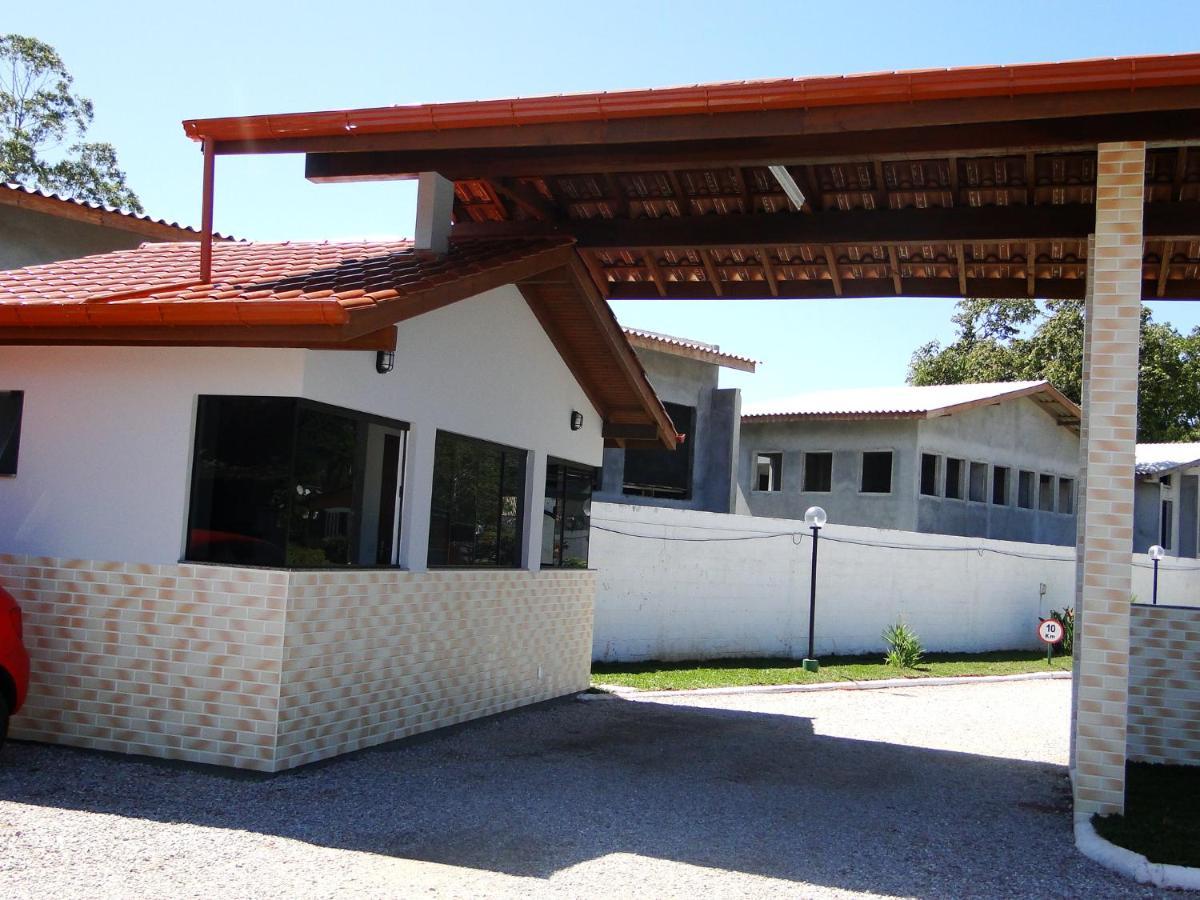 Casa Com Piscina Família