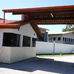 Casa com piscina para família
